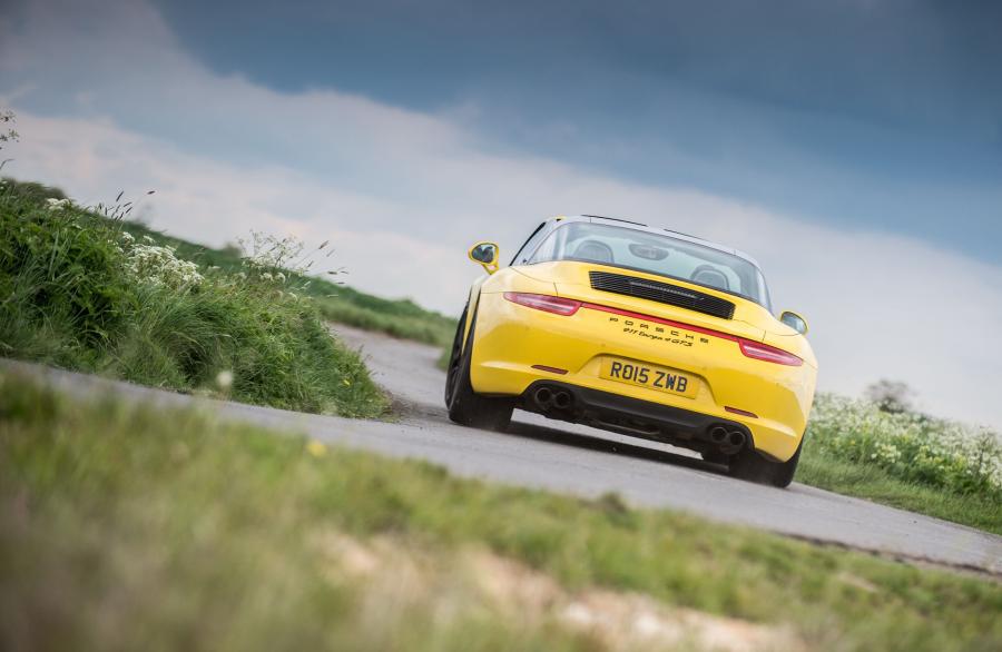  Porsche 911 Targa 4 GTS 2015 года  (UK) (фото 4 из 6)
